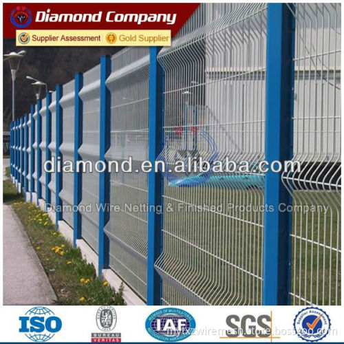 1/2-inch welded wire mesh fence